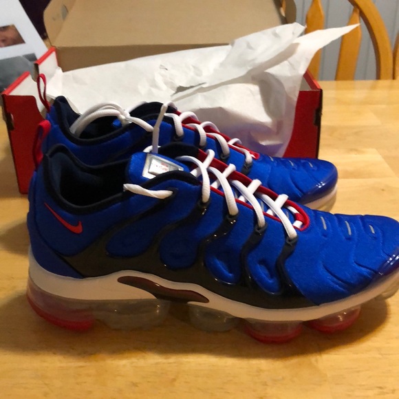 Nike shoes and red leather raiders hat - Picture 1 of 6